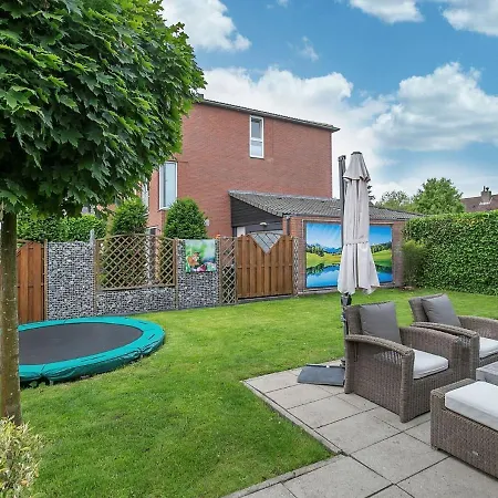 Pretty Holiday In With Garden *