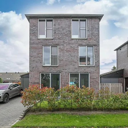 Vakantiehuis Pretty Holiday In With Garden