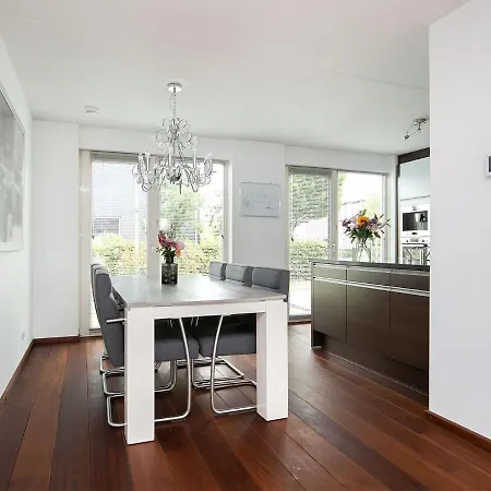 Vakantiehuis Pretty Holiday In With Garden