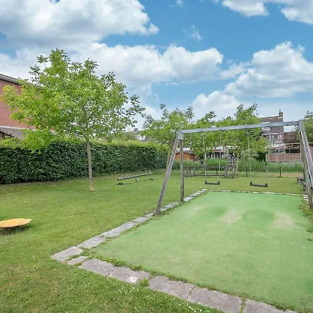 Vakantiehuis Pretty Holiday In With Garden *